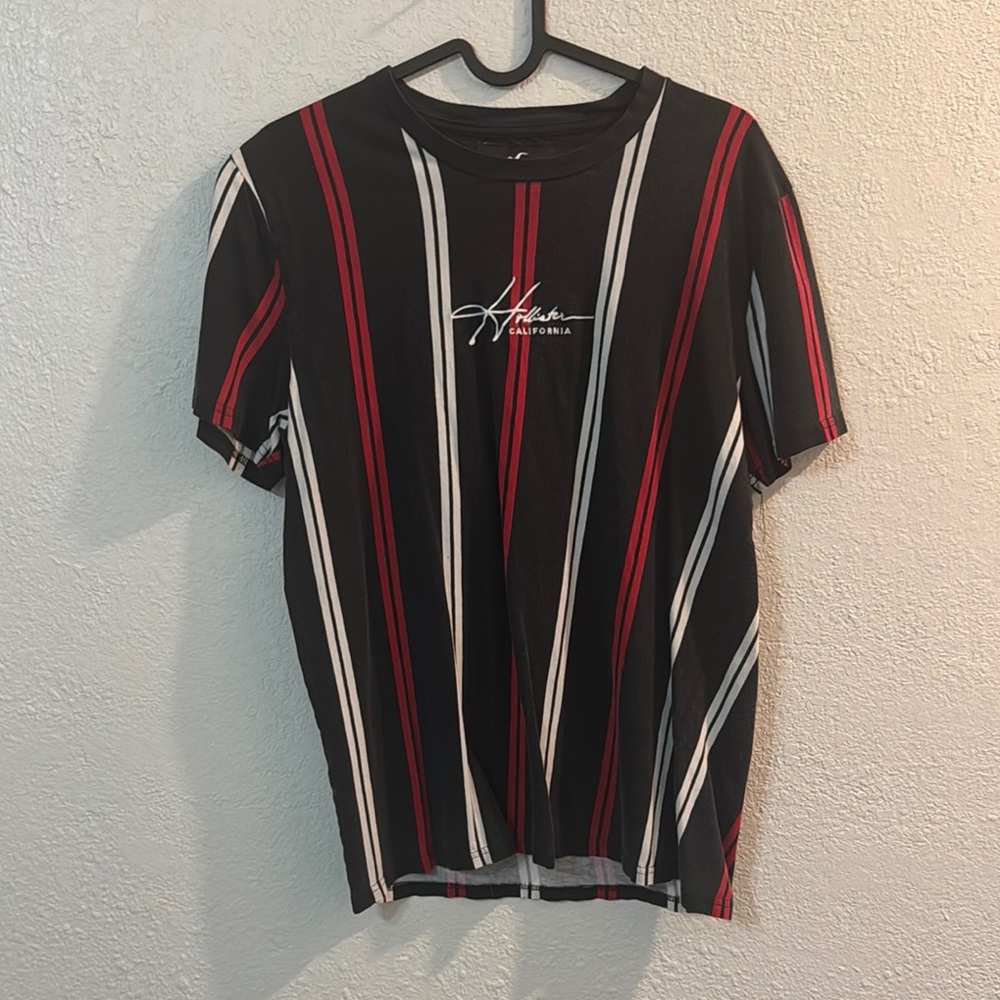 Hollister Black and Red Short Sleeve Tee